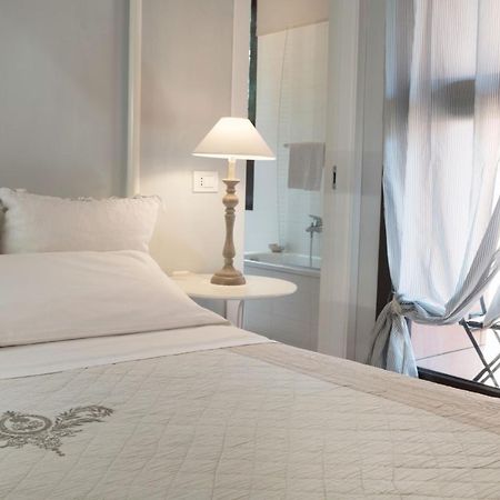 Bed In Bo Saragozza Hotel Болоня Екстериор снимка