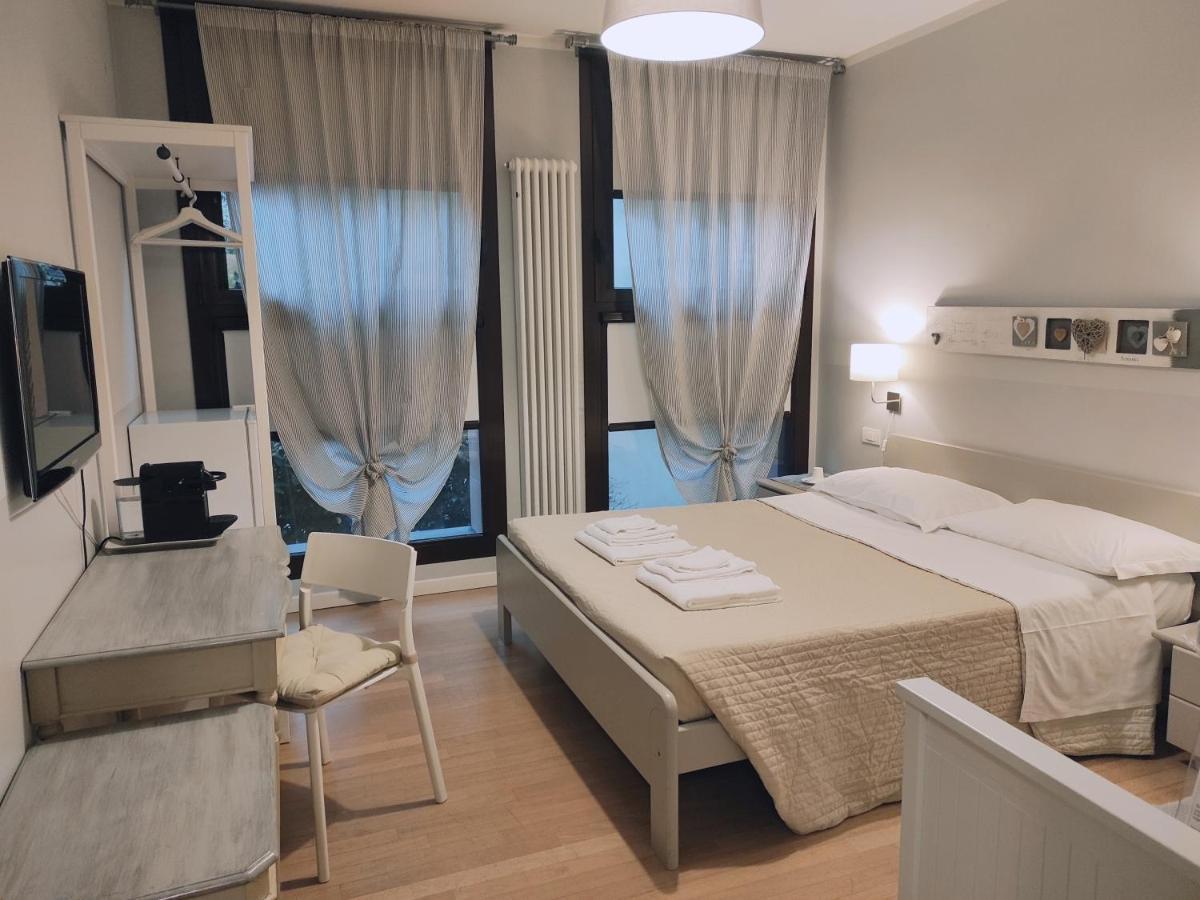 Bed In Bo Saragozza Hotel Болоня Екстериор снимка