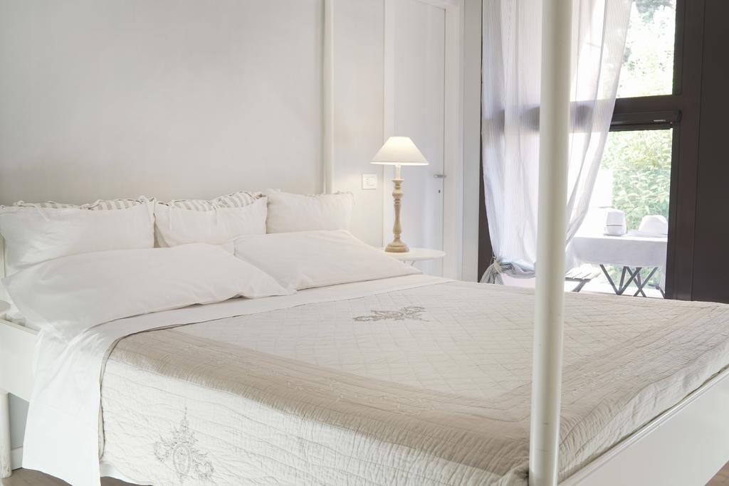 Bed In Bo Saragozza Hotel Болоня Екстериор снимка