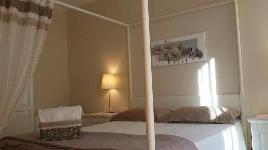 Bed In Bo Saragozza Hotel Болоня Екстериор снимка