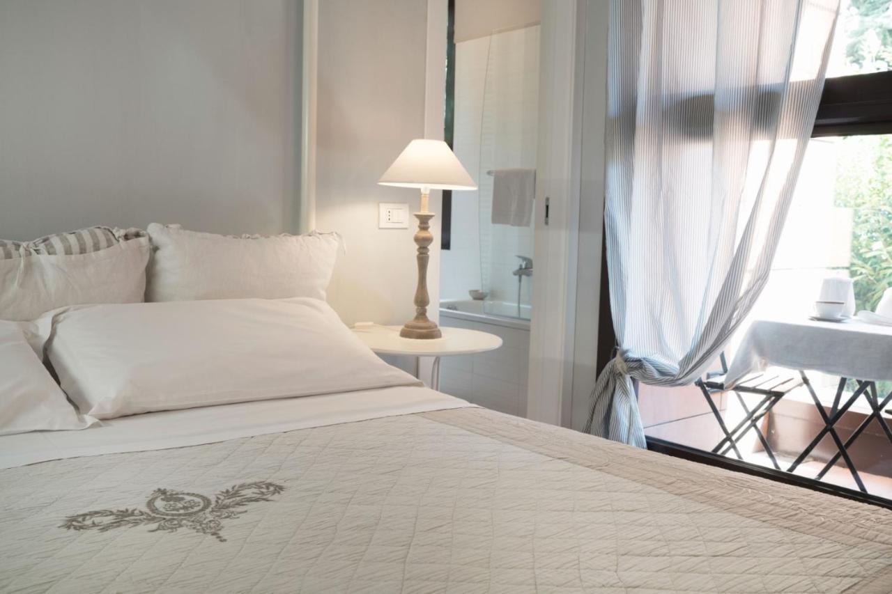 Bed In Bo Saragozza Hotel Болоня Екстериор снимка