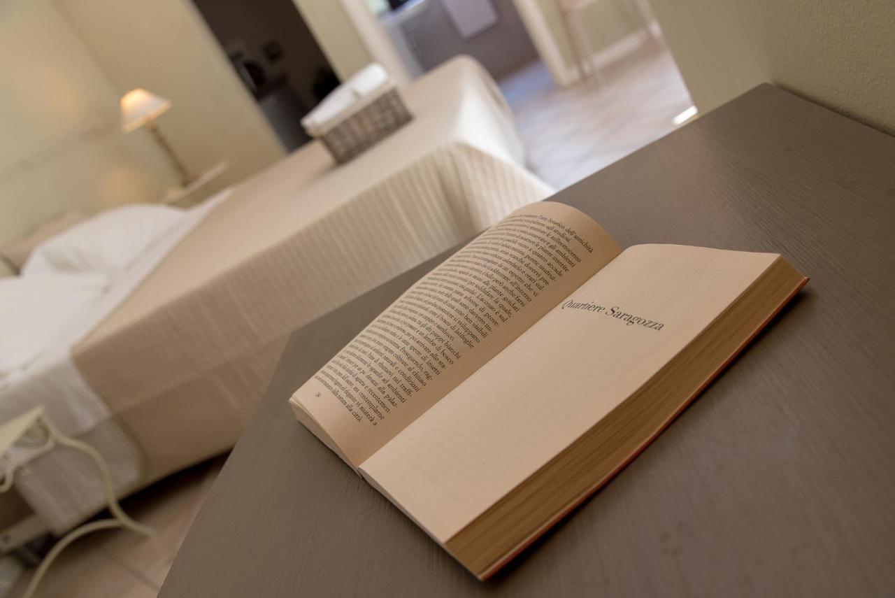 Bed In Bo Saragozza Hotel Болоня Екстериор снимка